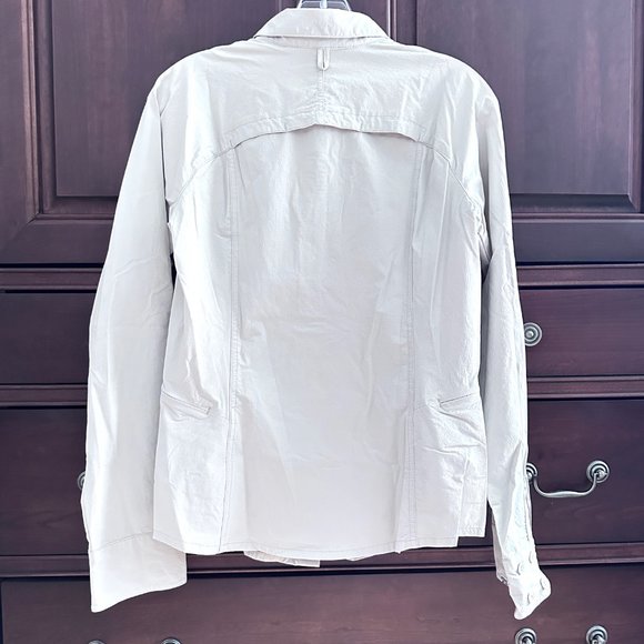 CHLOROPHYLLE Sport Travel Nylon Spandex Front Pockets Beige Shirt Small - Picture 4 of 11
